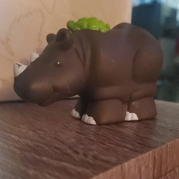 Fisher-Price Aphabet Zoo Brown Rhino Figurine with Green Frog - Picture 2 of 3